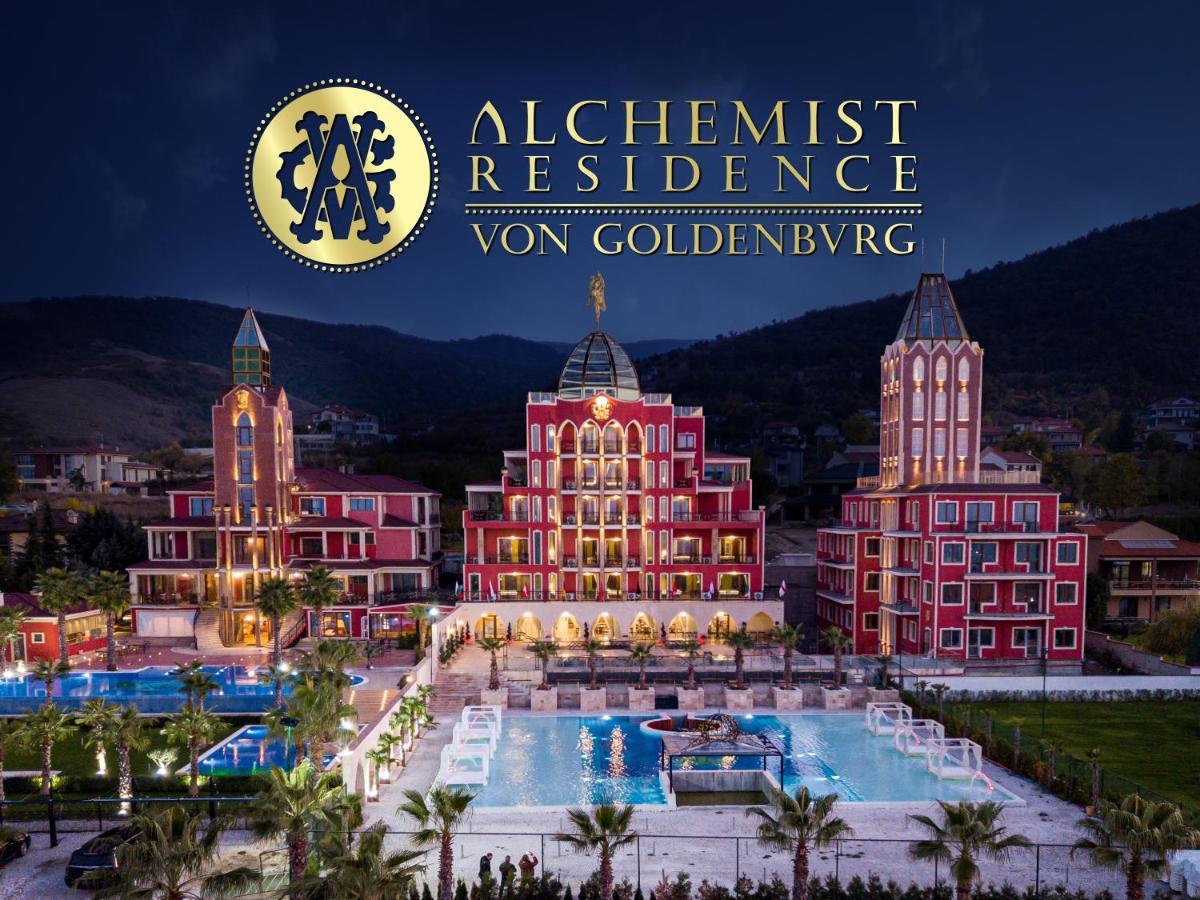 Alchemist Residence Von Goldenburg Belashtitsa Exteriör bild