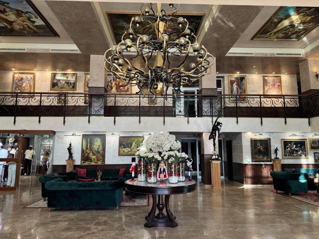 Alchemist Residence Von Goldenburg Belashtitsa Exteriör bild